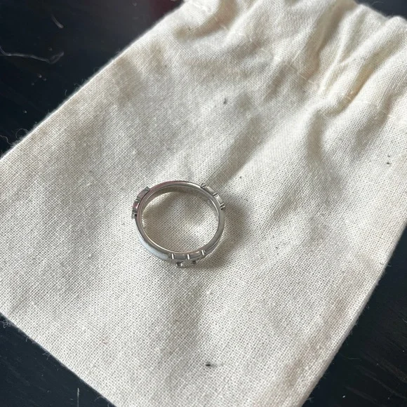 Tory Burch ring - Picture 2 of 3